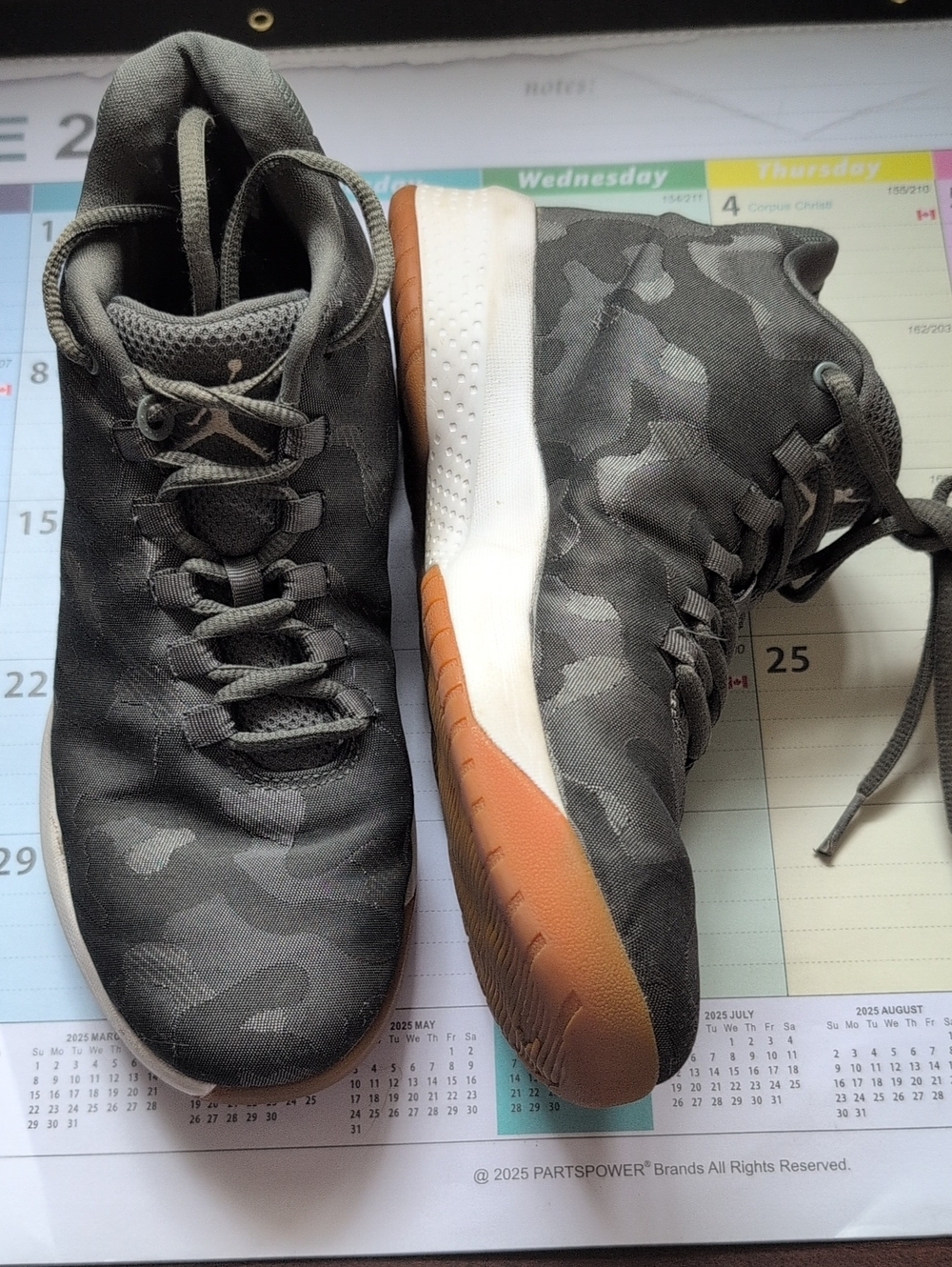 Jordan B. Fly Camo Basketball Shoes Size 7Y / Women's 8.5